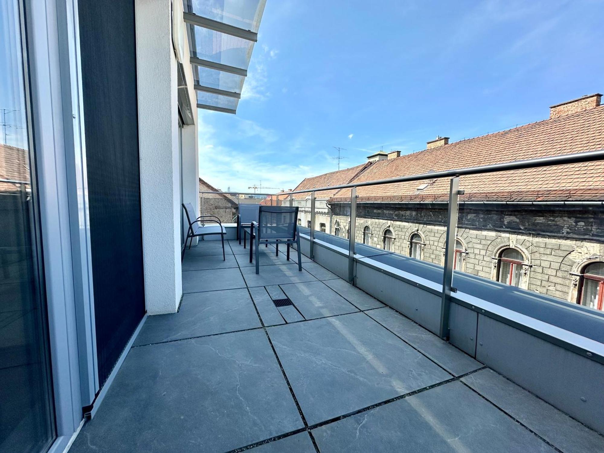 ~ Roof Terrace/ac/indoor Parking Apartman *